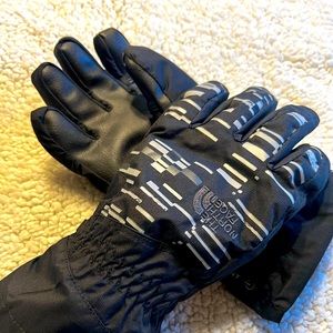 The North Face Youth Snow Gloves, Size Large Dryvent/Heatseeker Technology